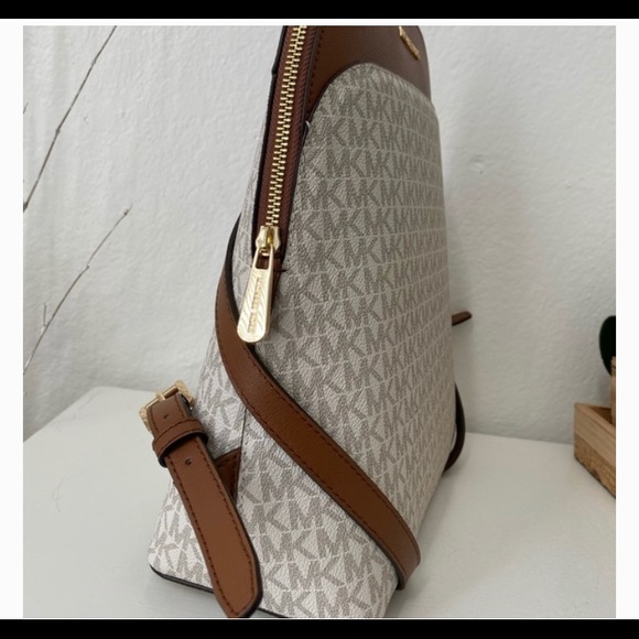 Michael Kors Emmy LG Dome Backpack (Vanilla) - Picture 3 of 14